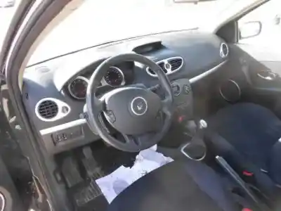 Scrapping Vehicle renault clio iii confort expression of the year 2005 powered k4jg7