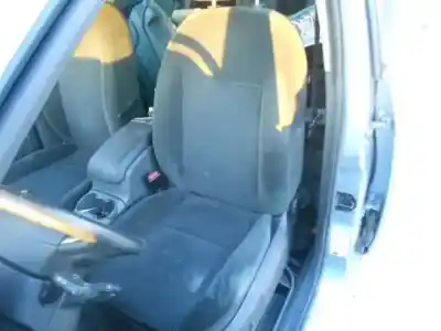 Здавання транспортного засобу ford focus c-max (cap) ghia (d) року 2004 потужний g6da