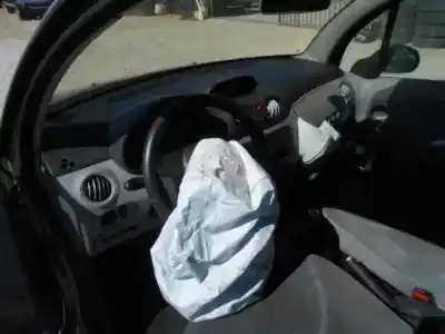 Veículo de Sucata citroen c3 1.4 hdi exclusive do ano 2004 alimentado 8hx (dv4td)