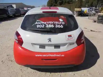 Sloopvoertuig peugeot 208 access van het jaar 2013 aangedreven 8h01