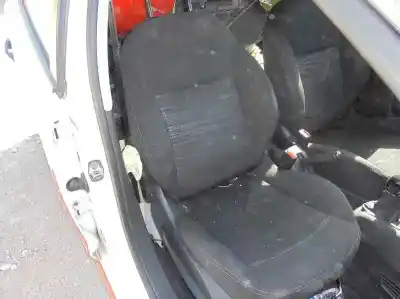 Sloopvoertuig peugeot 208 access van het jaar 2013 aangedreven 8h01