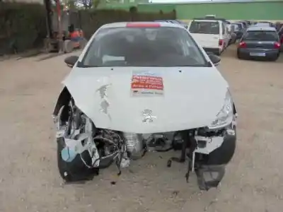 Sloopvoertuig peugeot 208 access van het jaar 2013 aangedreven 8h01