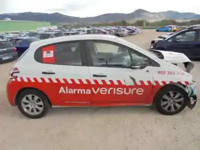 Sloopvoertuig peugeot 208 access van het jaar 2013 aangedreven 8h01