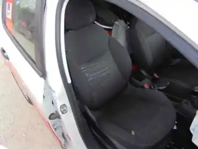 Sloopvoertuig peugeot 208 access van het jaar 2013 aangedreven 8h01