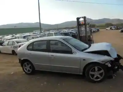 Здавання транспортного засобу seat leon (1m1) stella року 2005 потужний asv