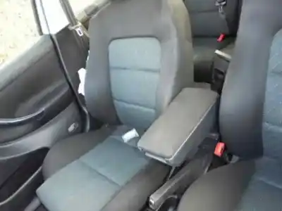 Здавання транспортного засобу seat leon (1m1) stella року 2005 потужний asv