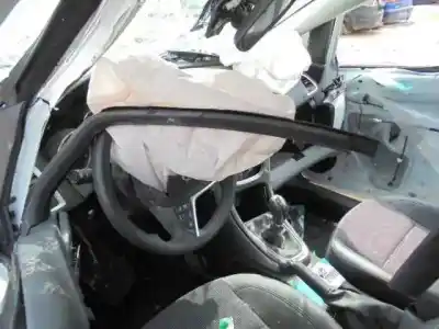 Veículo de Sucata opel astra j lim. excellence do ano 2013 alimentado a17dts