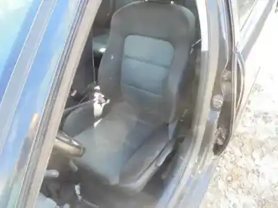 Здавання транспортного засобу seat leon (1m1) signo року 2004 потужний auq