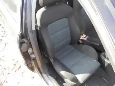 Здавання транспортного засобу seat leon (1m1) signo року 2004 потужний auq