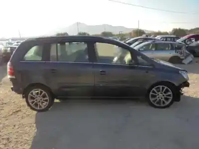 Veículo de Sucata opel zafira b cosmo do ano 2011 alimentado z19dth