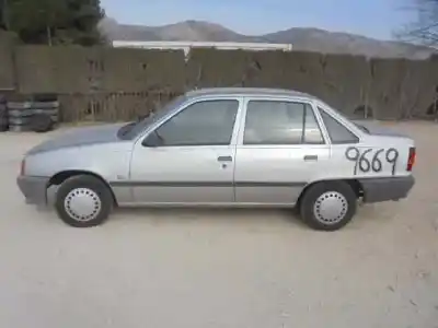 Veículo de Sucata opel kadett e gl familiar do ano 1986 alimentado 16da