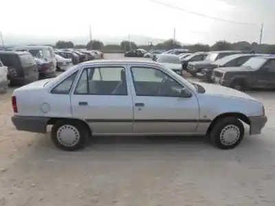 Veículo de Sucata opel kadett e gl familiar do ano 1986 alimentado 16da
