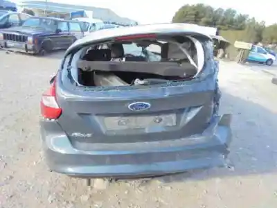 Sloopvoertuig ford focus turn. (cb8) titanium van het jaar 2011 aangedreven t1da