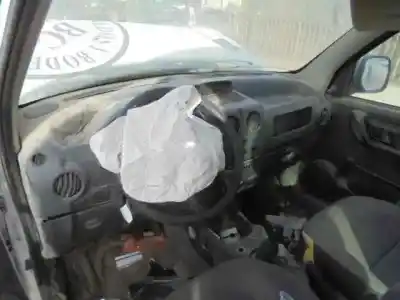 Veículo de Sucata citroen berlingo first combi 1.6 hdi 75 sx do ano 2007 alimentado 9hw