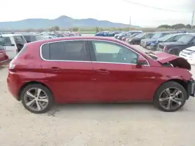 Veículo de Sucata peugeot 308 access do ano 2015 alimentado 9h05