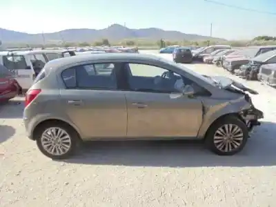 Здавання транспортного засобу opel corsa d excellence року 2014 потужний a14xer