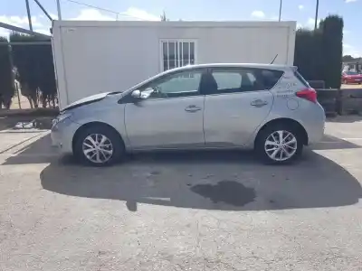 Veículo de Sucata toyota auris active do ano 2014 alimentado 1zr