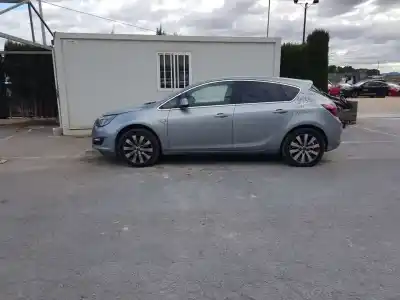 Veículo de Sucata opel astra j lim. excellence do ano 2014 alimentado a17dts