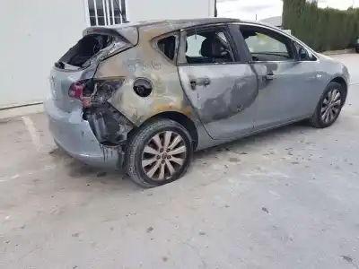 Veículo de Sucata opel astra j lim. excellence do ano 2014 alimentado a17dts