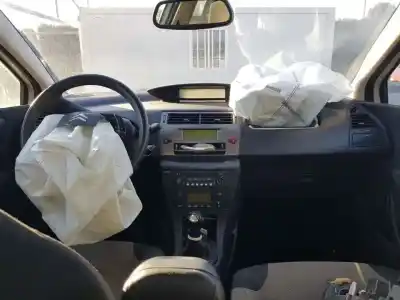 Veículo de Sucata citroen c4 berlina cool do ano 2010 alimentado kfu