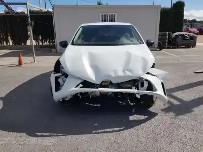 Veículo de Sucata renault clio v zen do ano 2023 alimentado h4d470