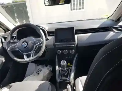 Veículo de Sucata renault clio v zen do ano 2023 alimentado h4d470