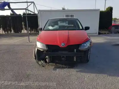 Veículo de Sucata skoda fabia active do ano 2017 alimentado chyb