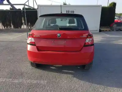 Veículo de Sucata skoda fabia active do ano 2017 alimentado chyb