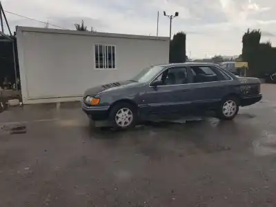 Véhicule à la ferraille FORD SCORPIO Ghia Berlina de l'année 1990 alimenté N9
