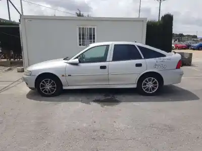 Verschrottungsfahrzeug opel vectra b berlina cd des jahres 2002 angetrieben 