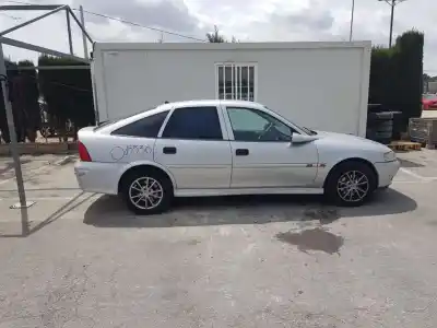 Verschrottungsfahrzeug opel vectra b berlina cd des jahres 2002 angetrieben 