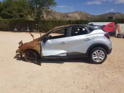 Sloopvoertuig renault captur ii equilibre van het jaar 2022 aangedreven h4d470