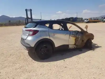 Sloopvoertuig renault captur ii equilibre van het jaar 2022 aangedreven h4d470