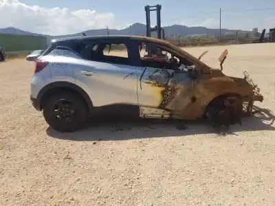 Sloopvoertuig renault captur ii equilibre van het jaar 2022 aangedreven h4d470