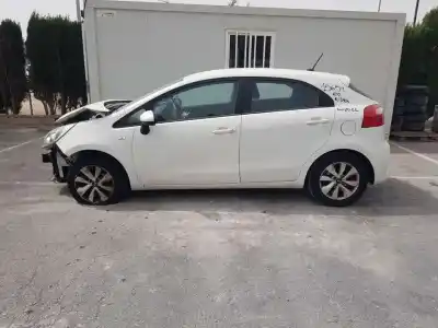 Veículo de Sucata kia rio concept do ano 2016 alimentado g4la