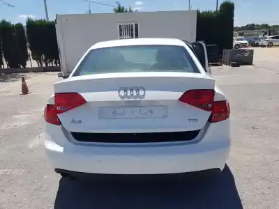 Veicolo di demolizione audi a4 berlina (b8) e dell'anno 2012 alimentato cjcb