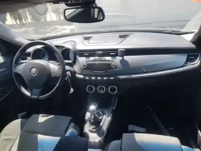 Veicolo di demolizione alfa romeo giulietta (191) distinctive dell'anno 2011 alimentato 940a3000