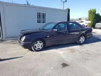 Здавання транспортного засобу mercedes-benz clase e (w210) berlina diesel 220 cdi (210.006) року 1999 потужний 611961