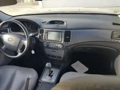 Vehicul casat kia magentis emotion al anului 2007 alimentat d4ea