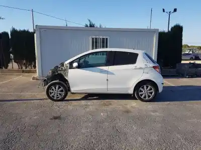 Verschrottungsfahrzeug toyota yaris active des jahres 2013 angetrieben 1kr