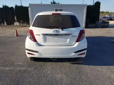 Verschrottungsfahrzeug toyota yaris active des jahres 2013 angetrieben 1kr