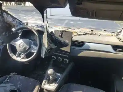 Sloopvoertuig renault captur ii equilibre van het jaar 2022 aangedreven h4d470