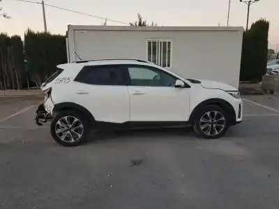 Veículo de Sucata kia stonic (ybcuv) concept do ano 2018 alimentado g3lc