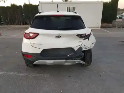 Veículo de Sucata kia stonic (ybcuv) concept do ano 2018 alimentado g3lc