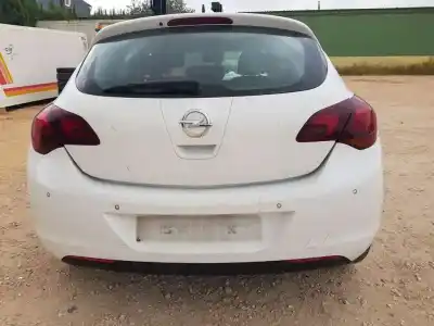 Veículo de Sucata opel astra j lim. sport do ano 2011 alimentado a17dtr