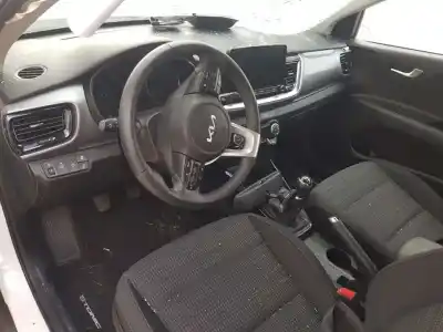 Veículo de Sucata kia stonic (ybcuv) concept do ano 2023 alimentado g4lf