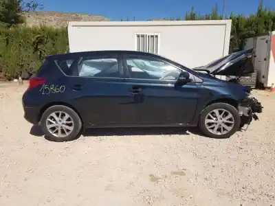 Veículo de Sucata toyota auris active do ano 2013 alimentado 1zr