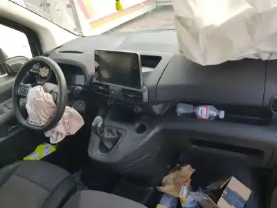 Veículo de Sucata toyota proace city do ano 2020 alimentado yh01