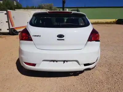 Veículo de Sucata kia pro_cee´d concept do ano 2011 alimentado g4fa