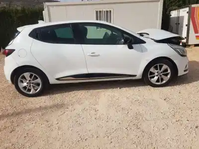 Veicolo di demolizione renault clio iv limited dell'anno 2017 alimentato k9k628
